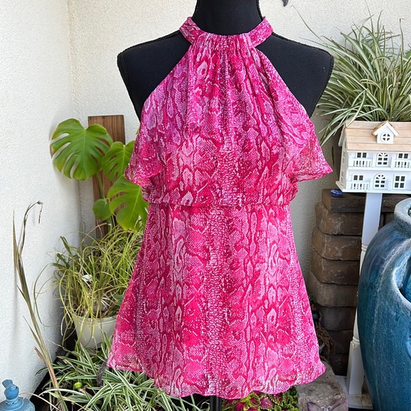 BCBGMAXIRIA Ruffled Pink Snake Skin Halter Top witha Button Up Back Size XS. - Picture 3 of 15